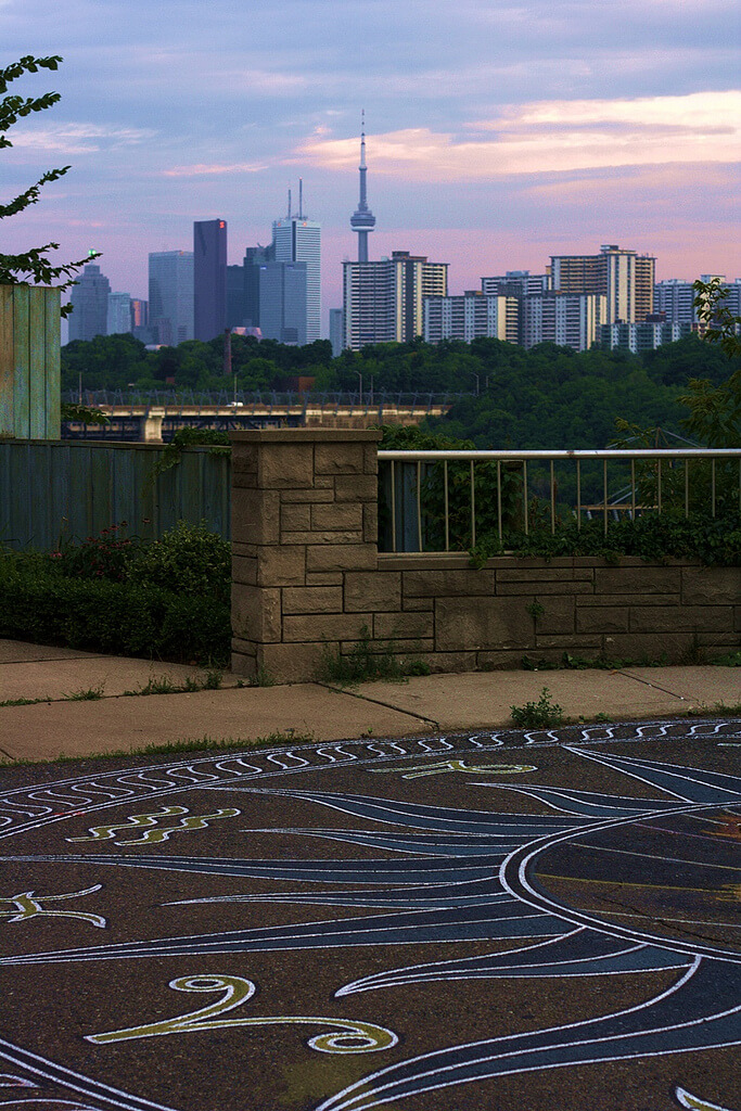 toronto engagement and wedding photography at Chester Hill Lookout