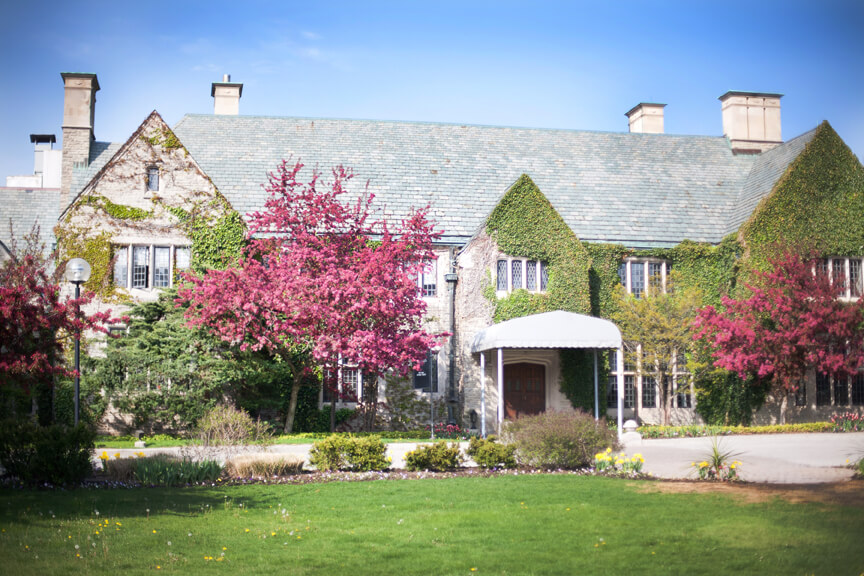 toronto engagement and wedding photography at the estates of Sunnybrook